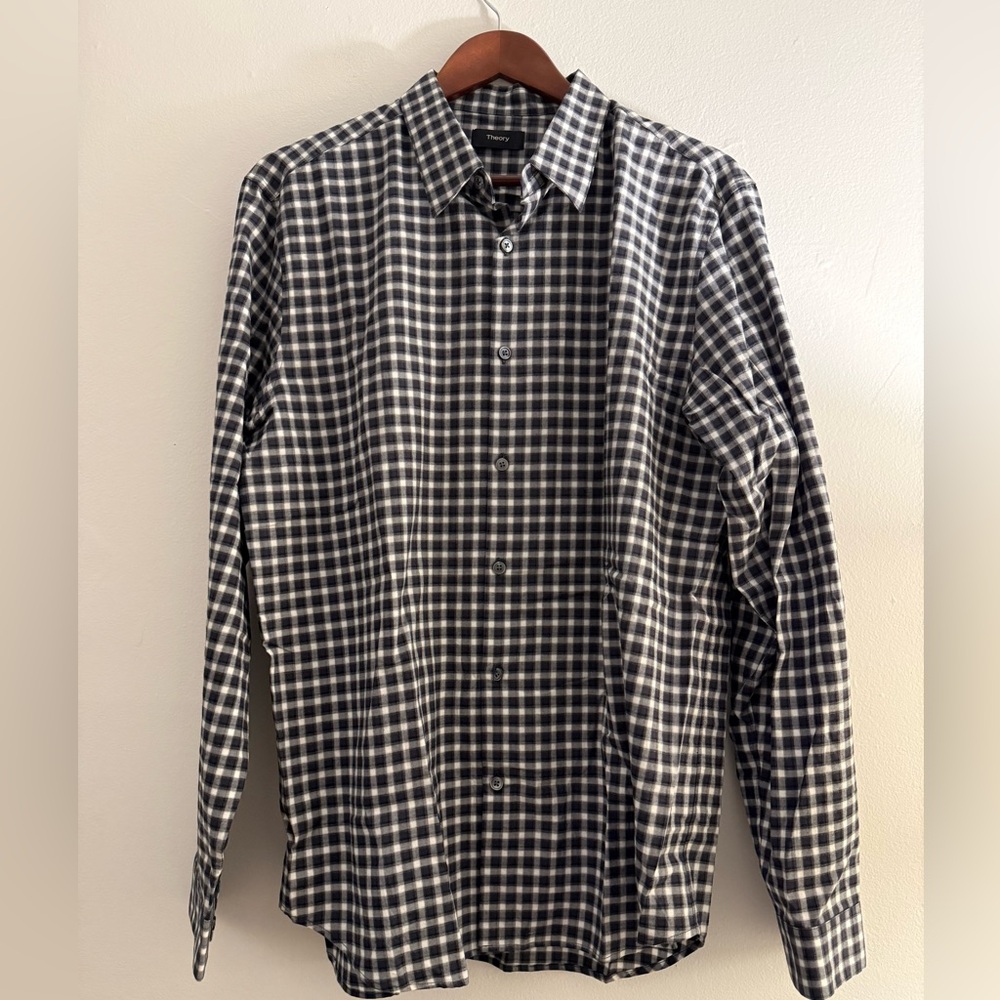 Theory Men’s Button down long sleeve gingham shirt